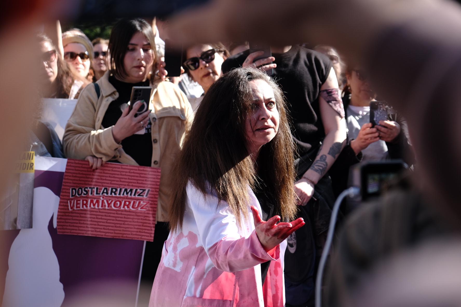 Hayvan hakları savunucuları Ankara’da yürüdü: “Katliam yasası çöpe atılsın!”