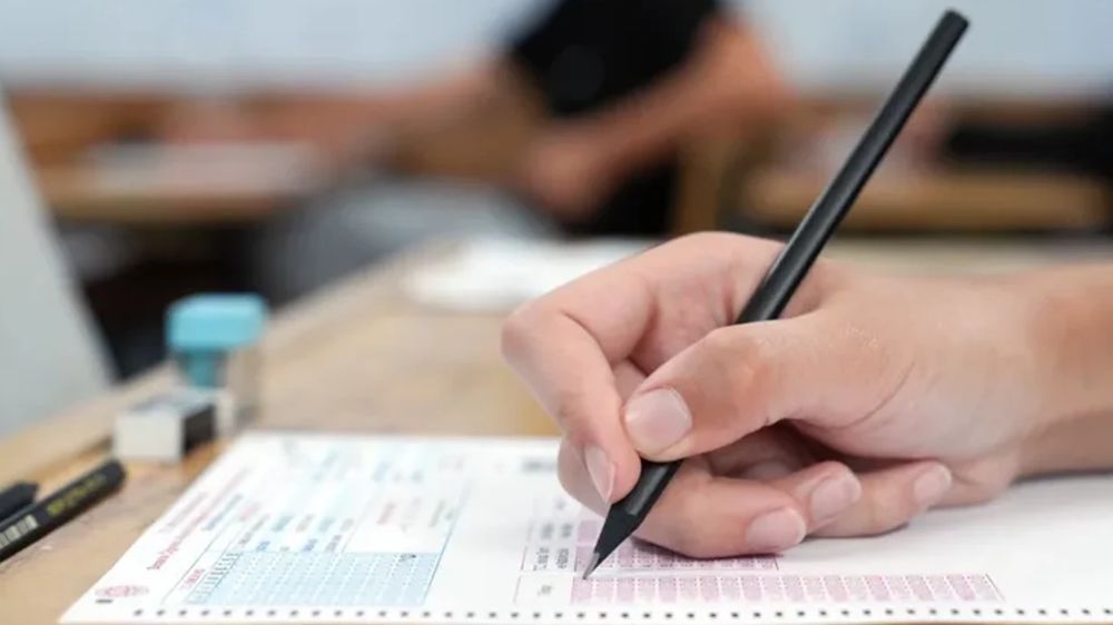 Normlar ve Optik Formlar: MEB Bursluluk Sınavı Kılavuzu Ayrımcı mıdır?