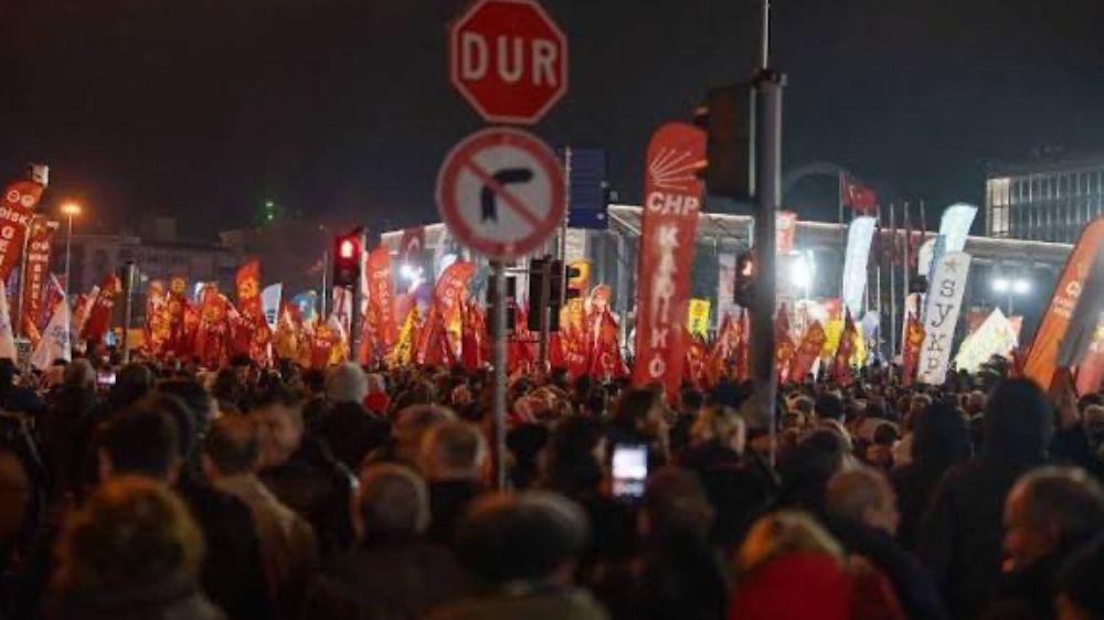 İKTİDARIN MUTLAK BUTLAN HAMLESİ VE CHP’NİN KRİZİ