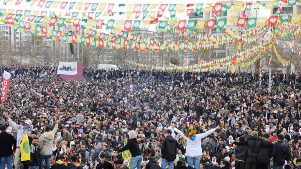 Çözüm Süreçlerinde İç Denge Mekanizmaları:  Kürt Siyasal Hareketinde Çok Merkezlilik, Demokratik Çözüm ve Devletin Tarihsel Sorumluluğu